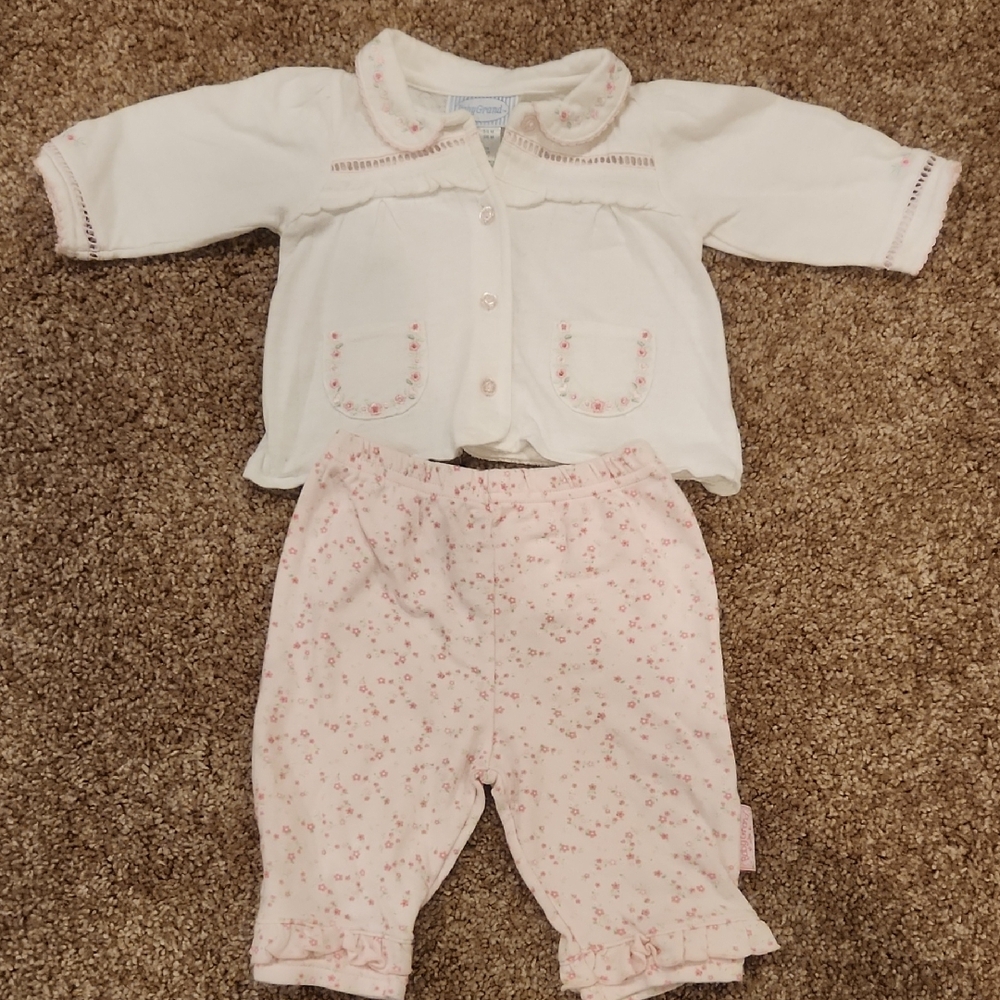 Adorable 2 Piece Baby Outfit with Floral Pants, Size 3-6 Months